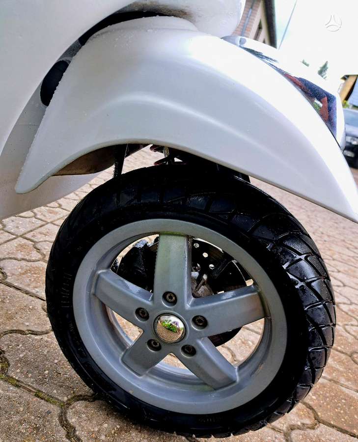 Piaggio Vespa 49cc, scooters / mopeds