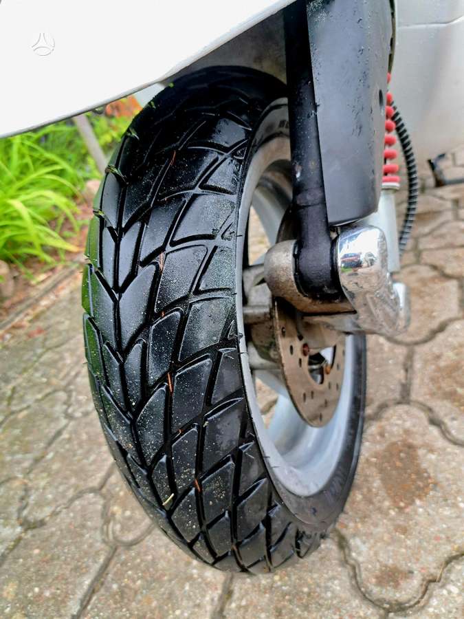 Piaggio Vespa 49cc, scooters / mopeds