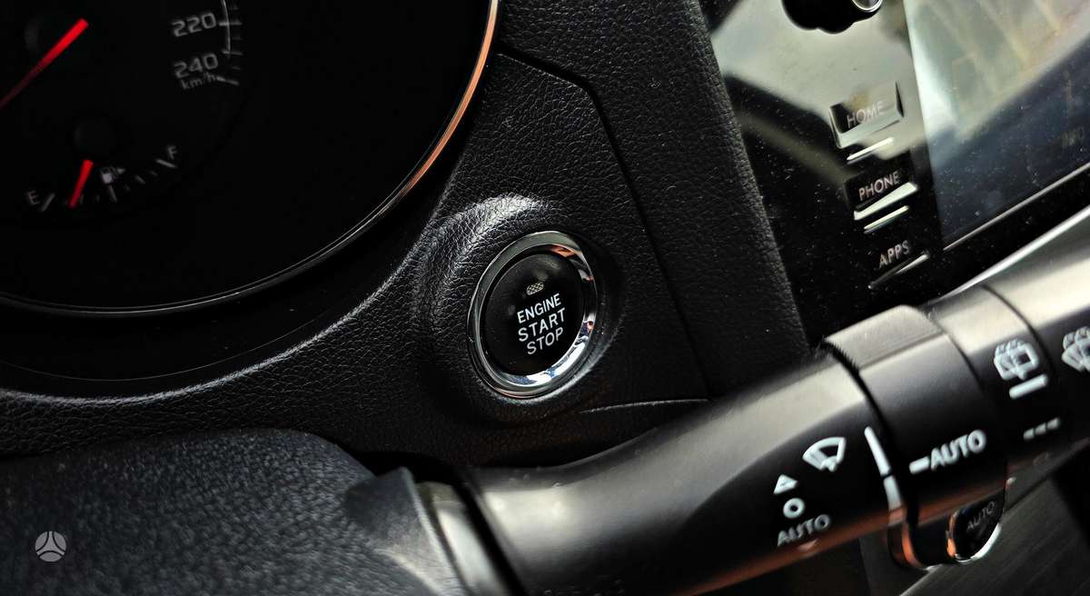 Subaru Outback, 2.0 l., off-road / crossover