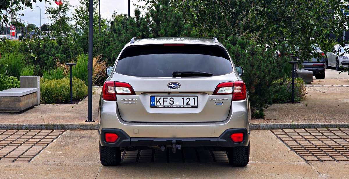 Subaru Outback, 2.0 l., off-road / crossover