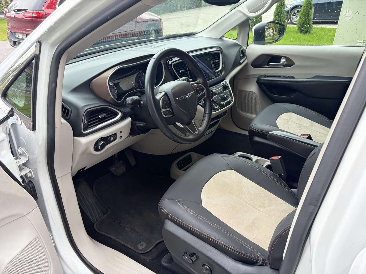 Chrysler Pacifica, 3.6 l., Минивэн