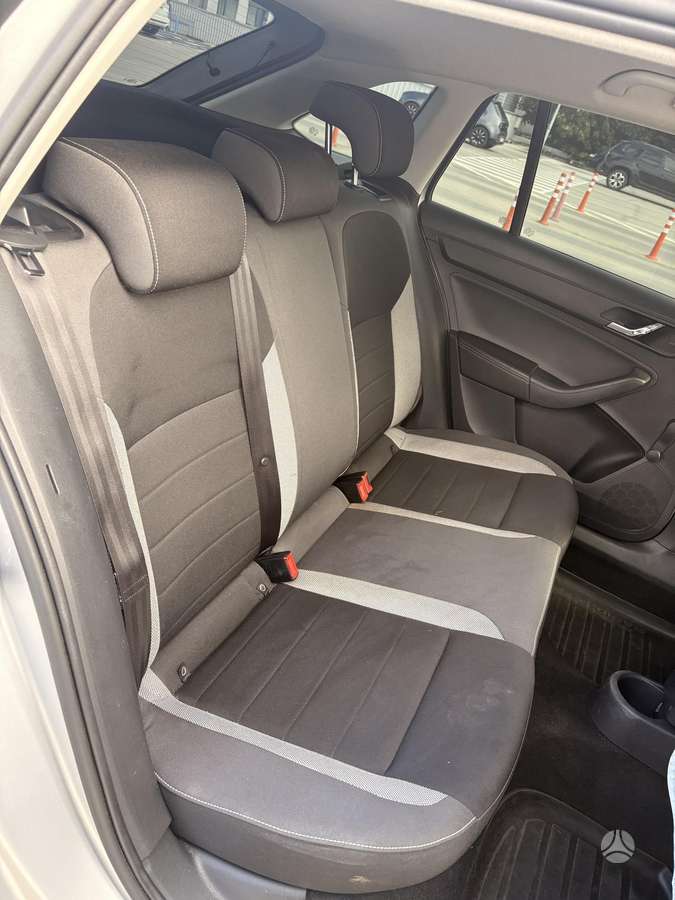 Skoda Rapid, 1.2 l., Хэтчбек