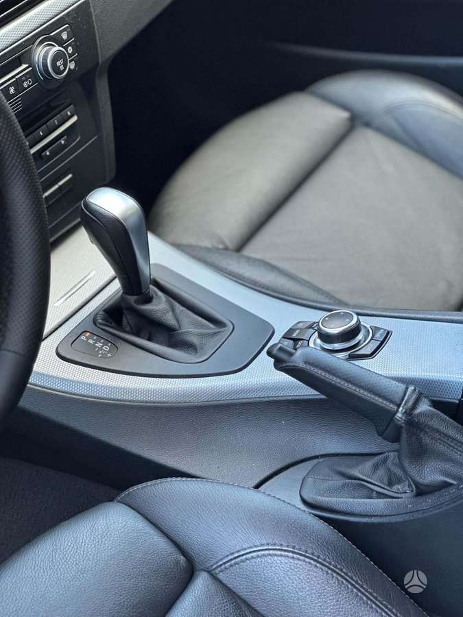 BMW 330, 3.0 l., Седан