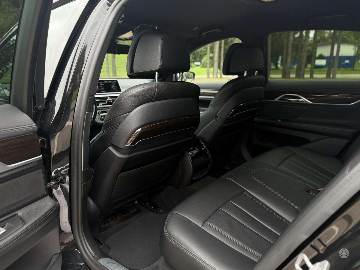 BMW 730, 3.0 l., Седан