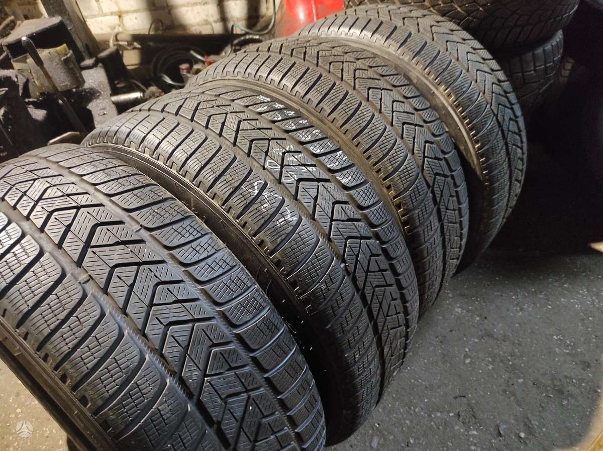 Semperit UniversaliosZiemines, žieminės 235/60 R18