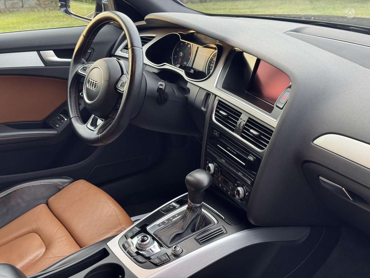 Audi A4, 1.8 l., Седан