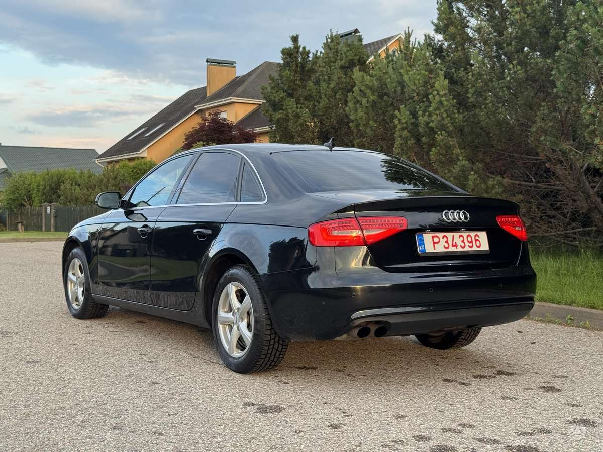 Audi A4, 1.8 l., saloon / sedan