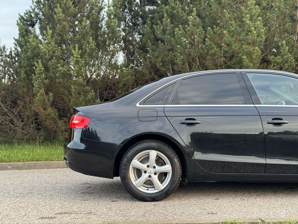Audi A4, 1.8 l., saloon / sedan