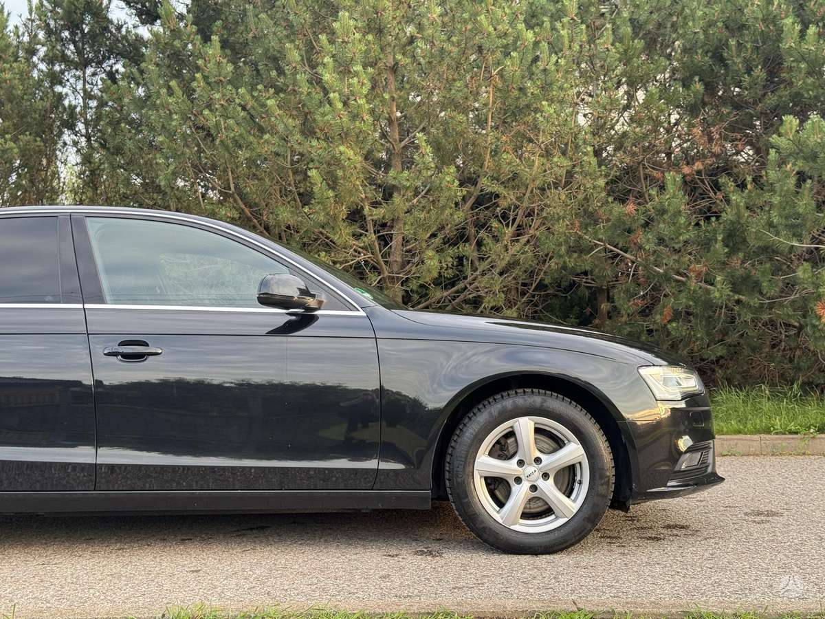 Audi A4, 1.8 l., Седан