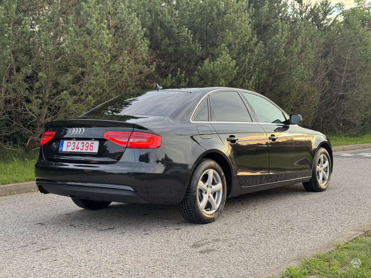 Audi A4, 1.8 l., Седан