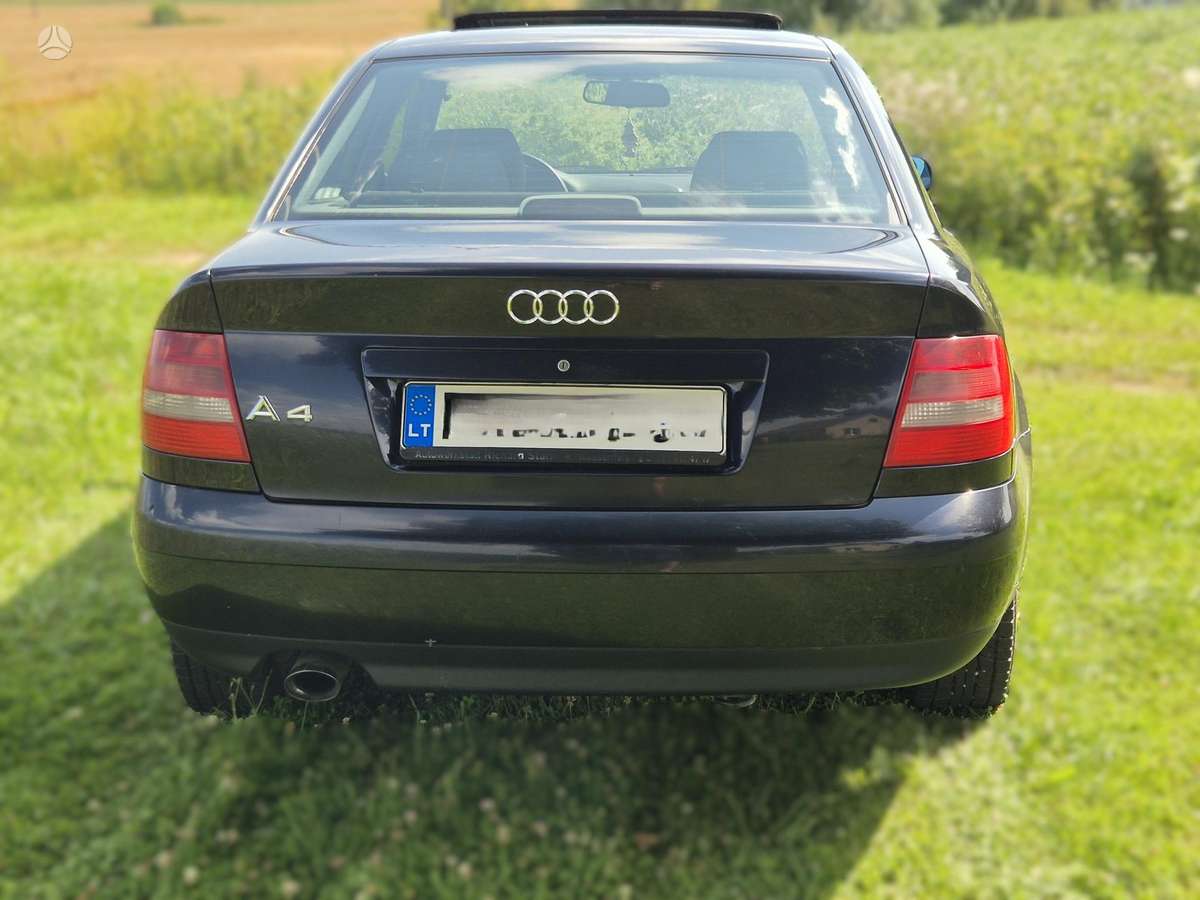 Audi A4, 1.6 l., Седан