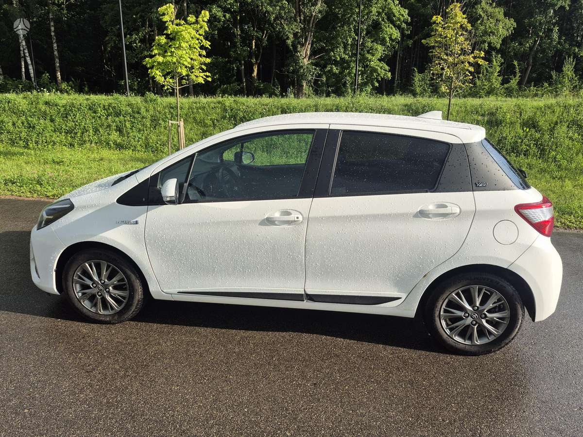 Toyota Yaris - 10