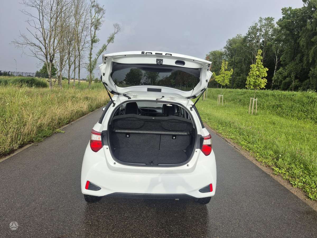Toyota Yaris - 12