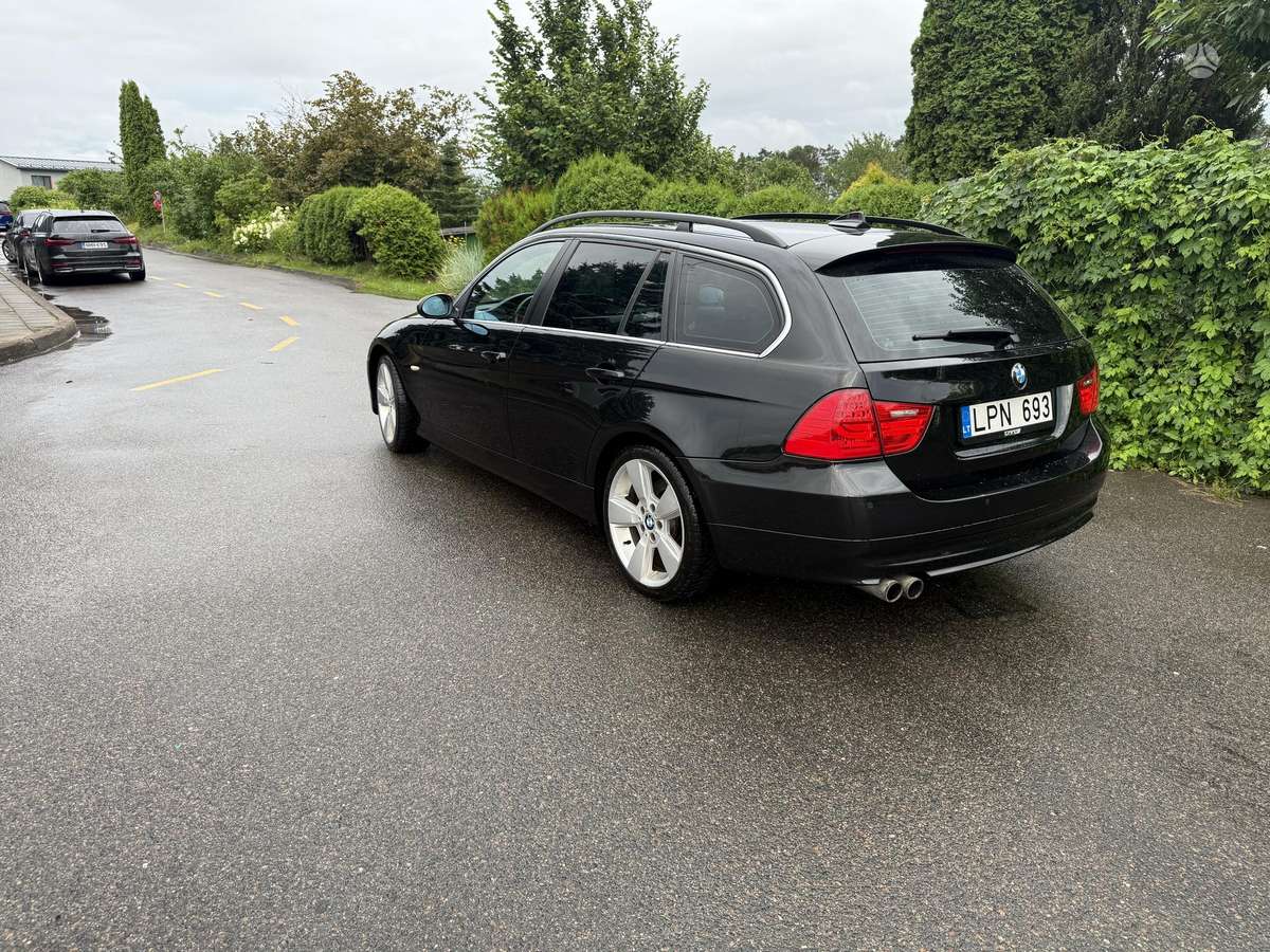 BMW 330, 3.0 l., wagon