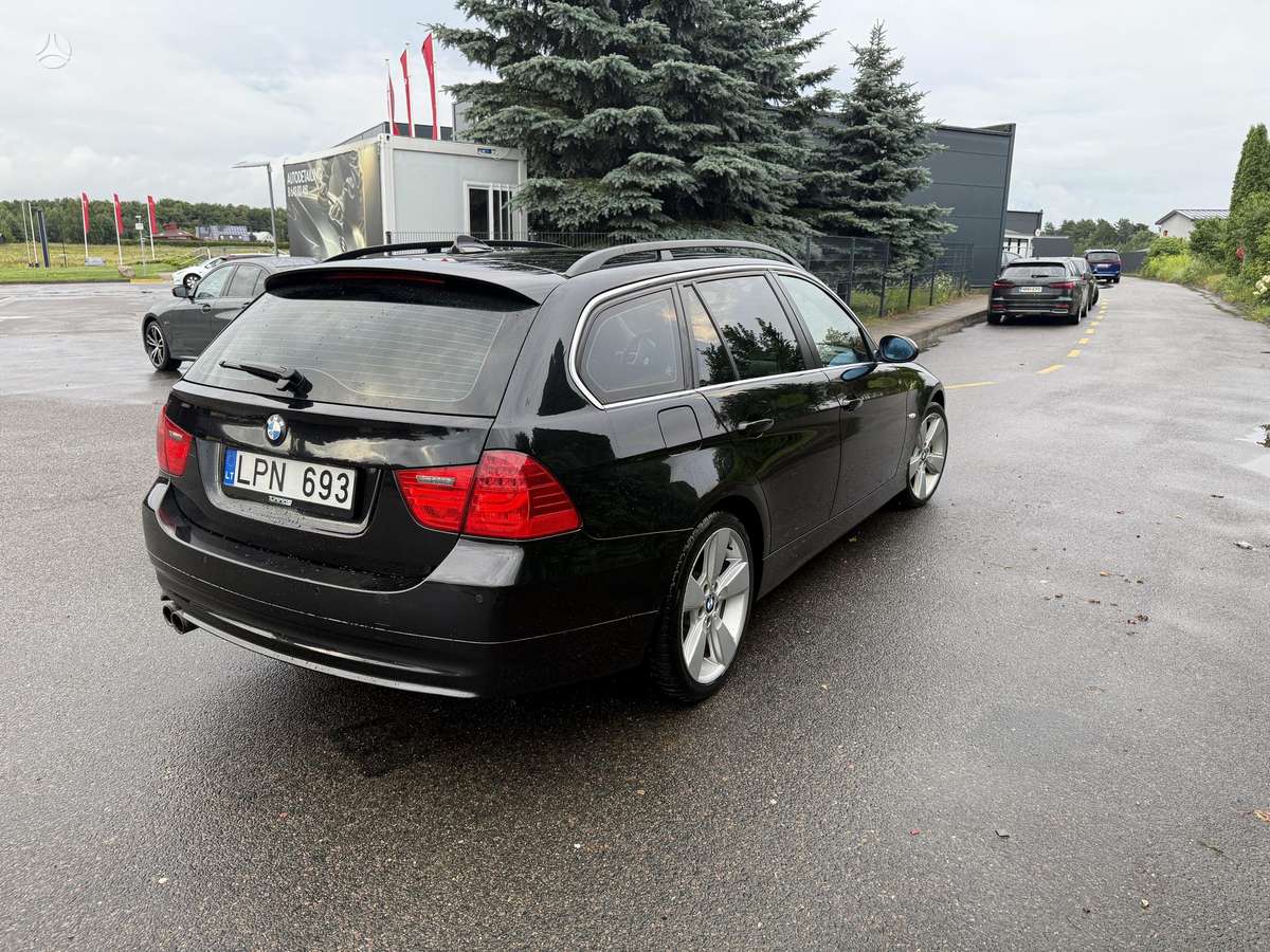 BMW 330, 3.0 l., wagon