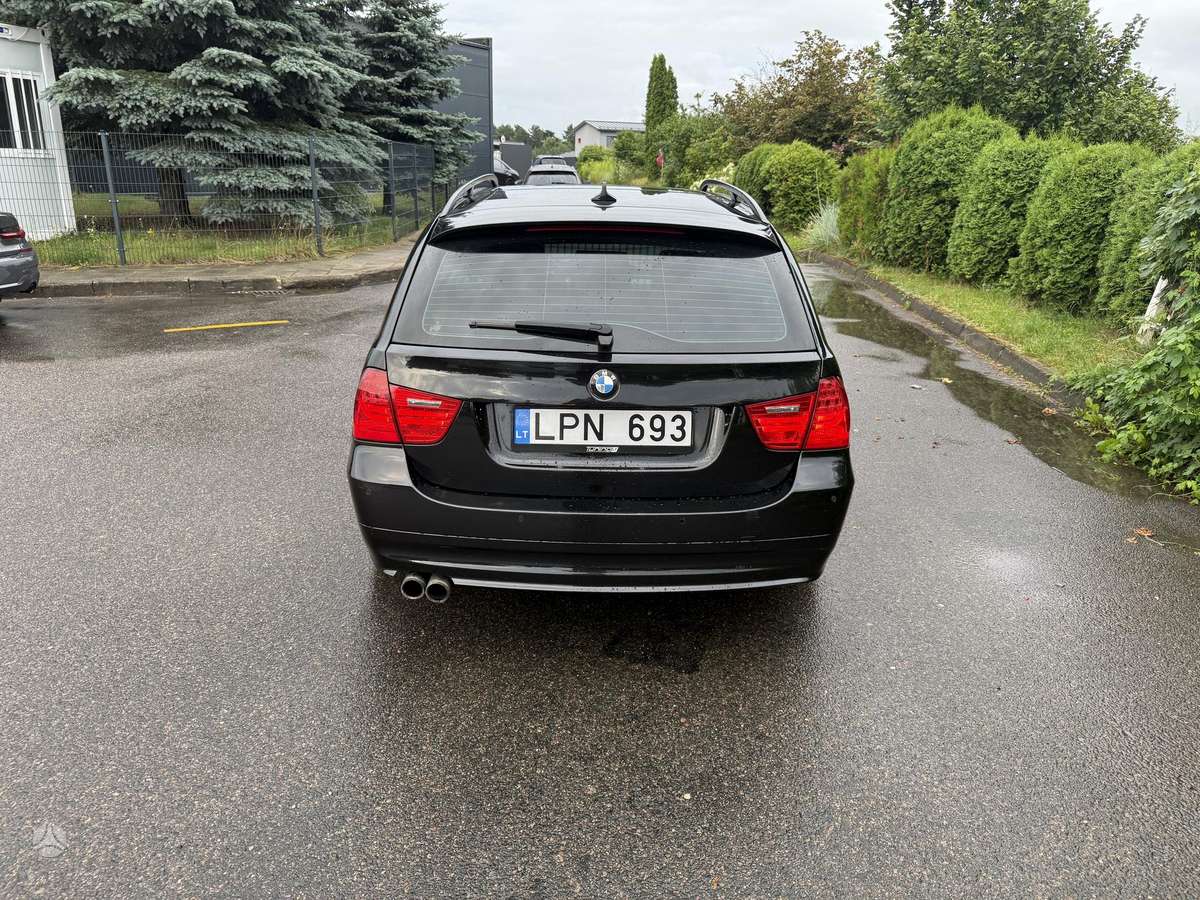 BMW 330, 3.0 l., wagon