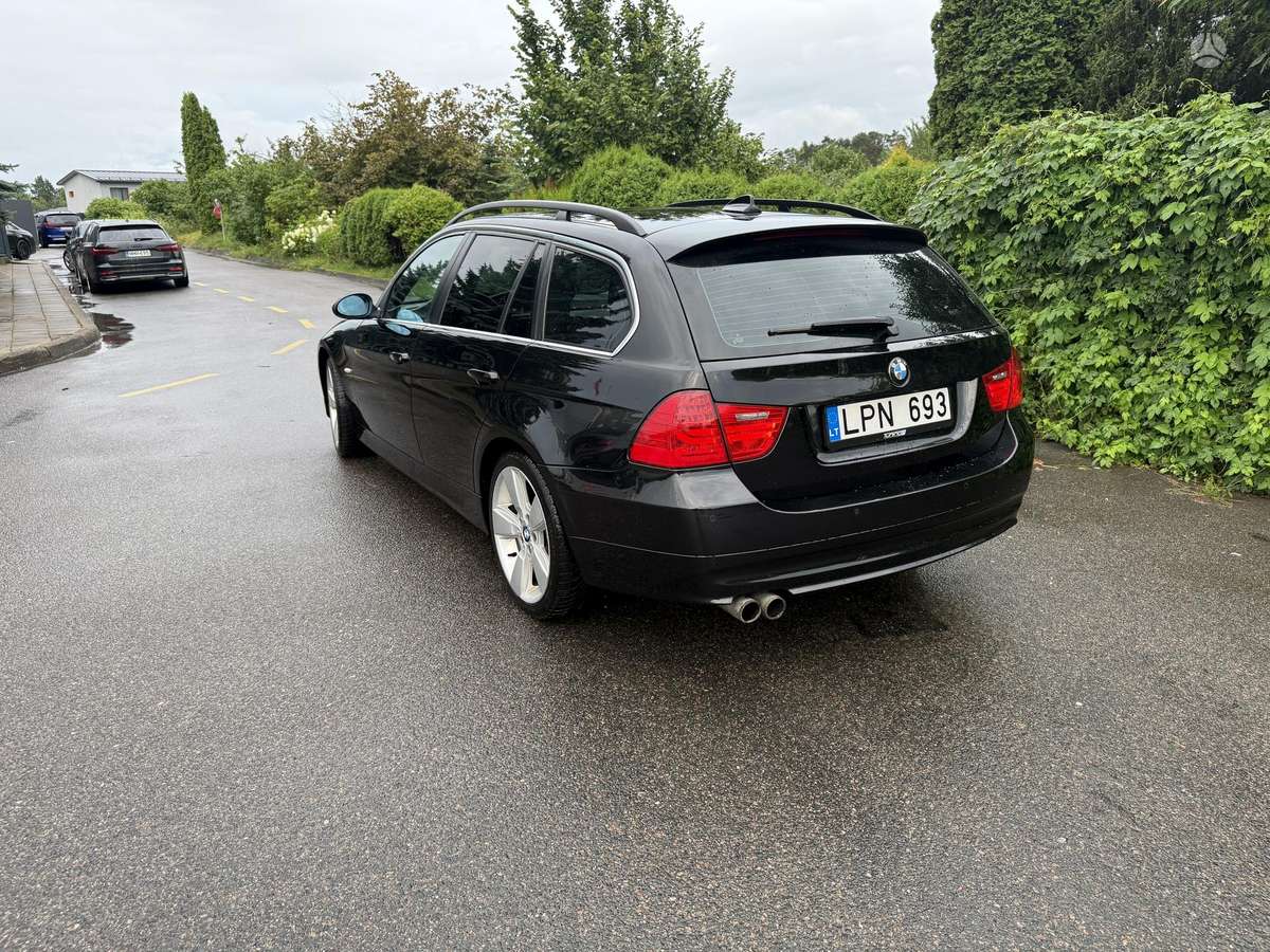 BMW 330, 3.0 l., wagon