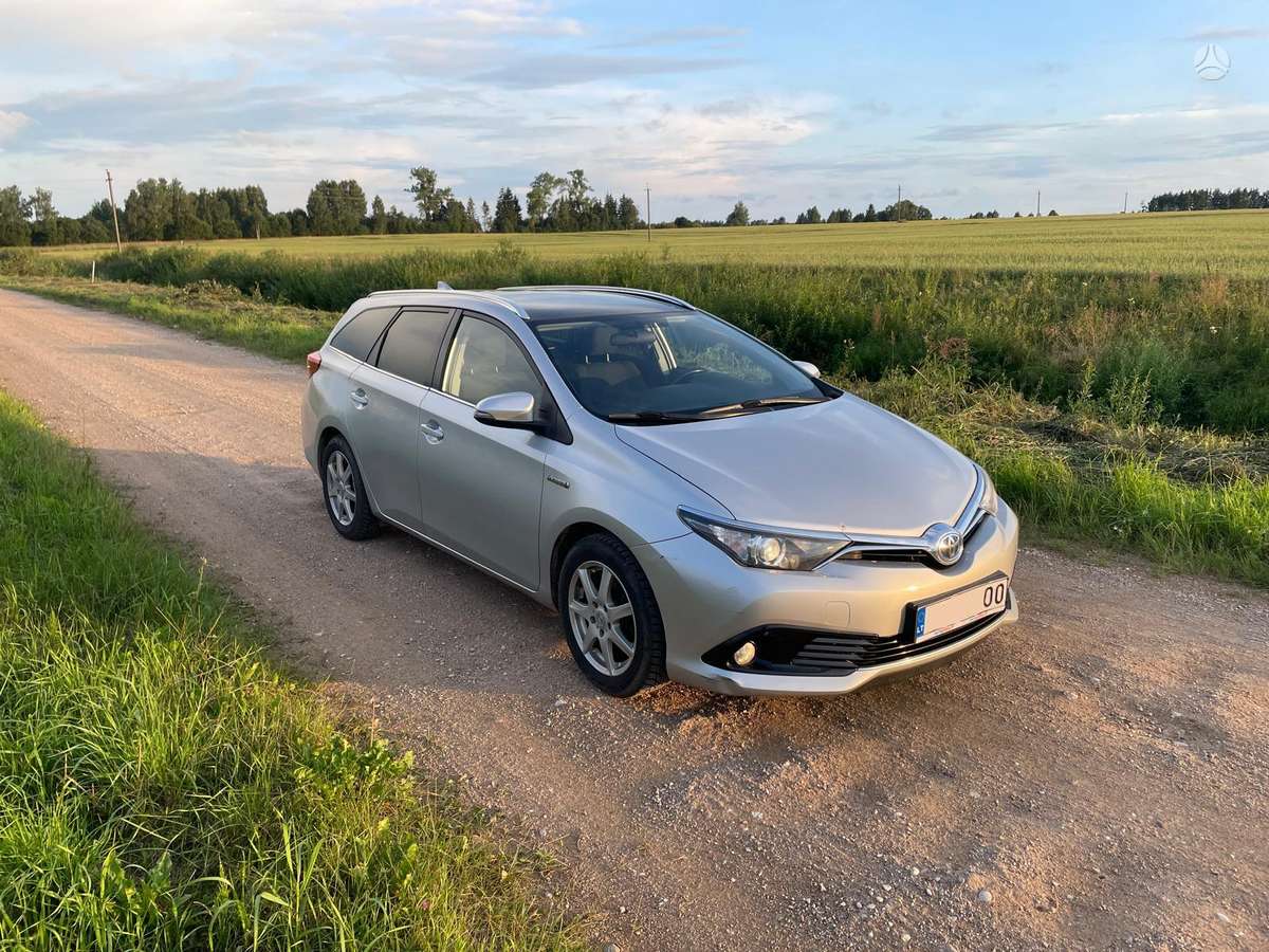 Toyota Auris - 1