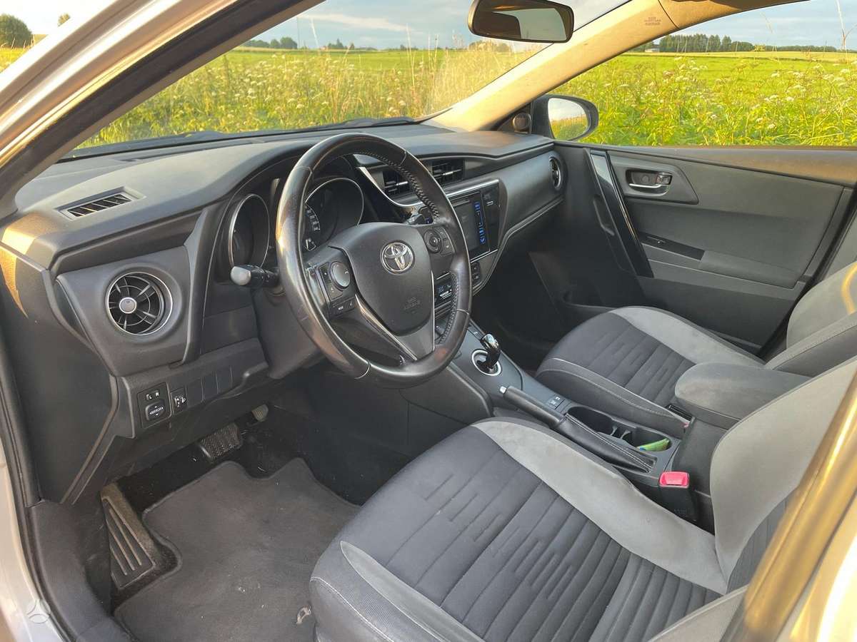 Toyota Auris - 5