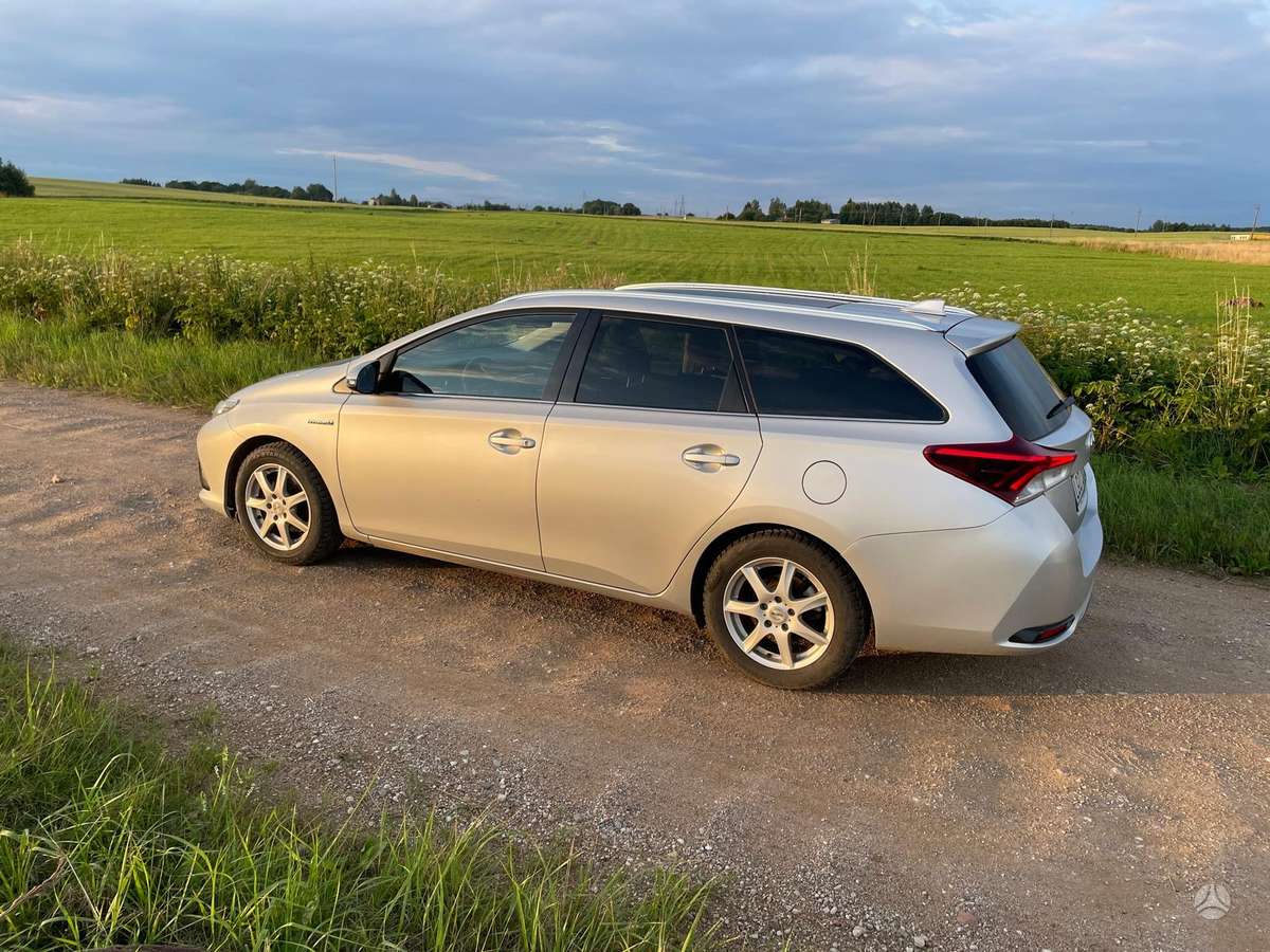 Toyota Auris - 4