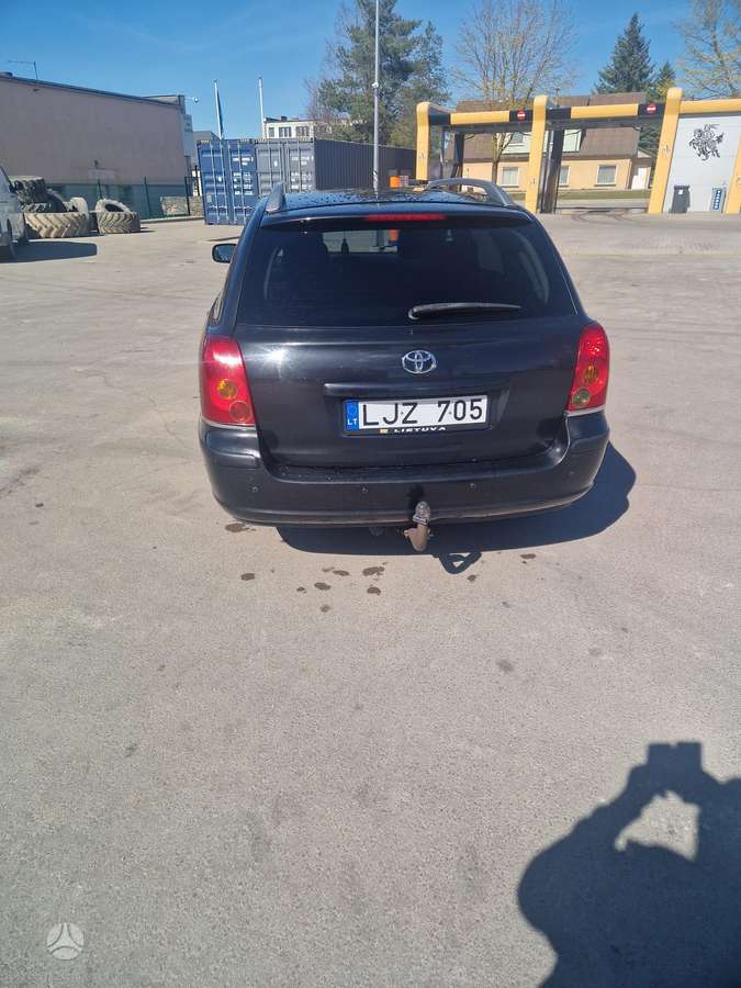 Toyota Avensis - 6