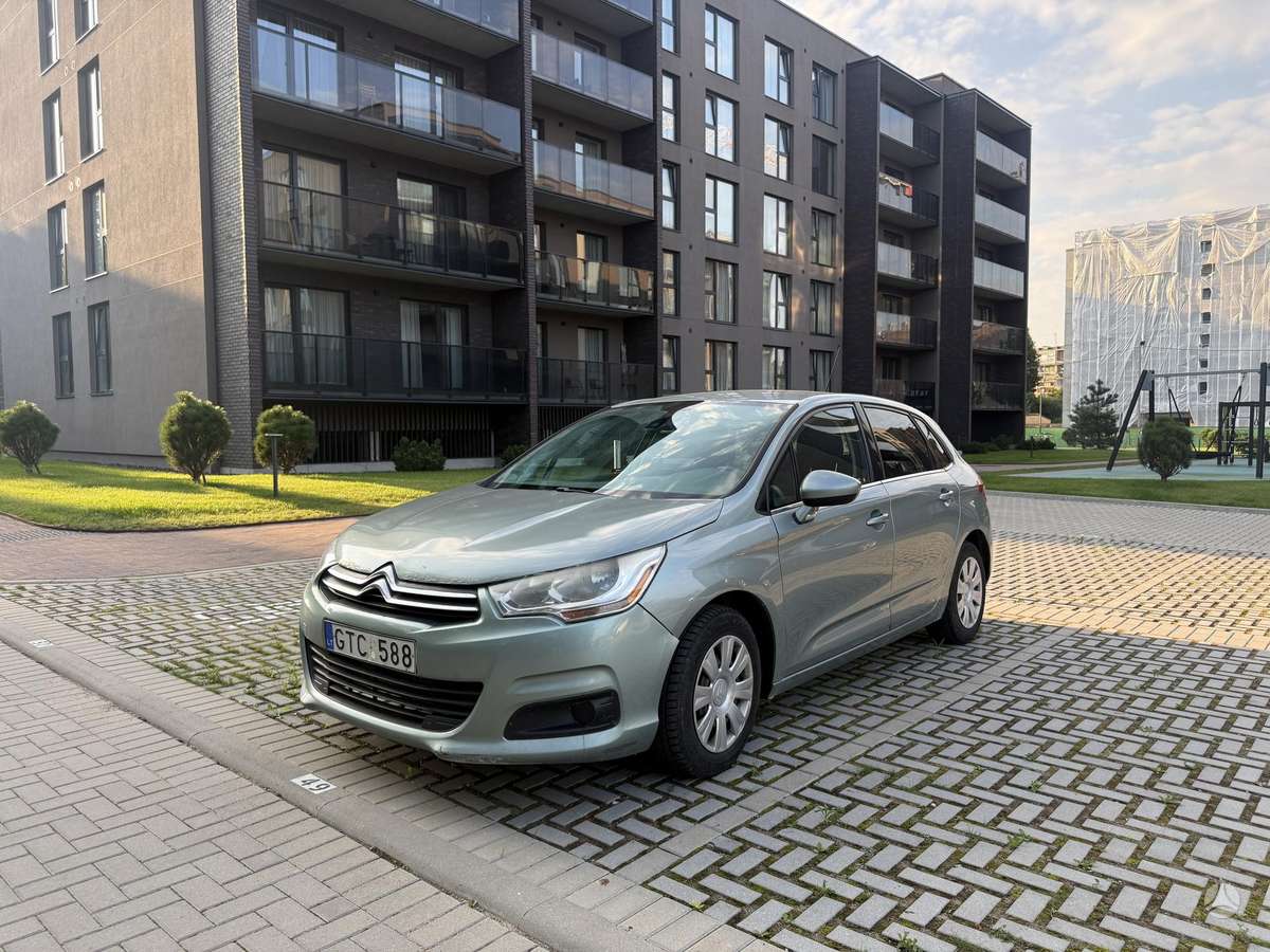 Citroen C4, 1.6 l., hatchback