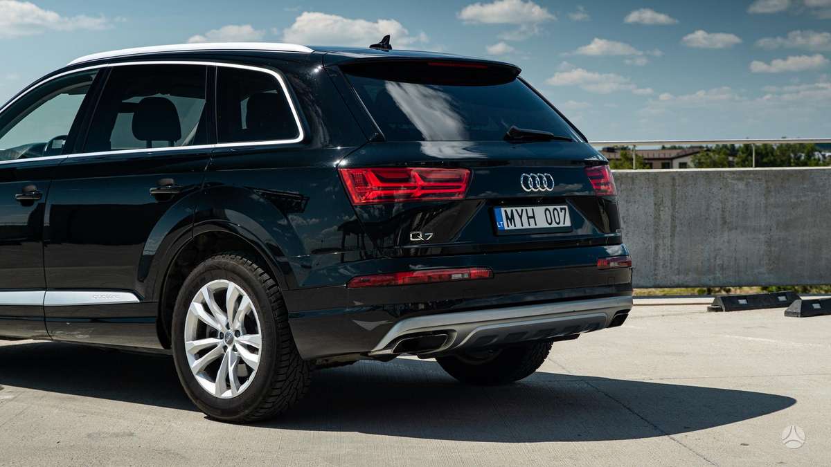 Audi Q7, 3.0 l., off-road / crossover