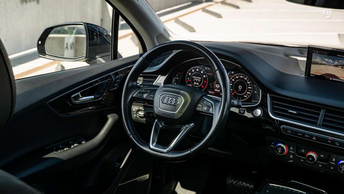 Audi Q7, 3.0 l., off-road / crossover