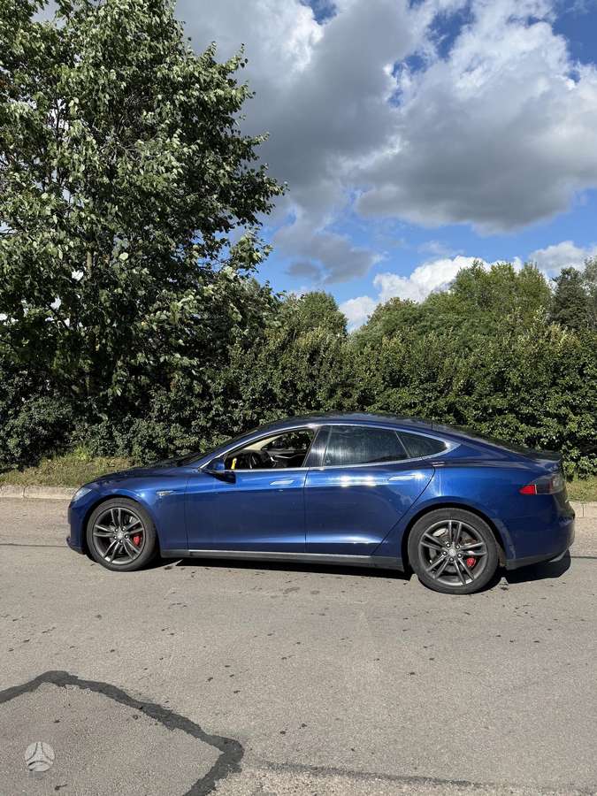 Tesla Model S, 85 кВт·ч, Хэтчбек