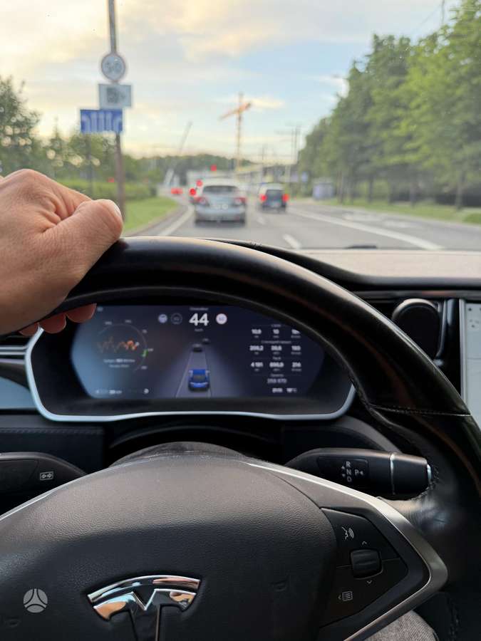 Tesla Model S, 85 кВт·ч, Хэтчбек