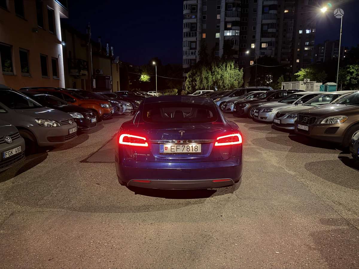 Tesla Model S, 85 кВт·ч, Хэтчбек