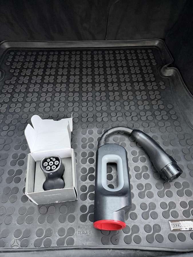Tesla Model S, 85 kWh, hatchback