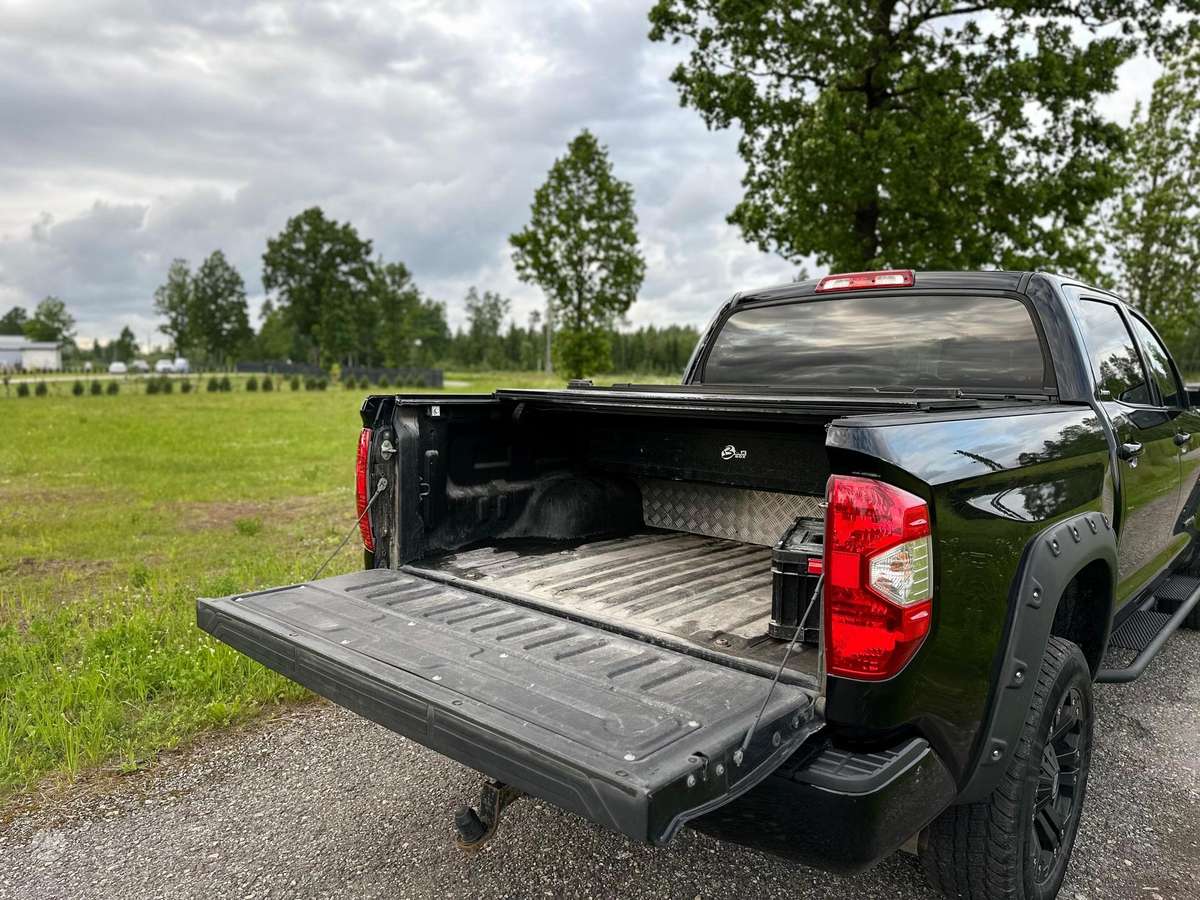 Toyota Tundra, Пикап