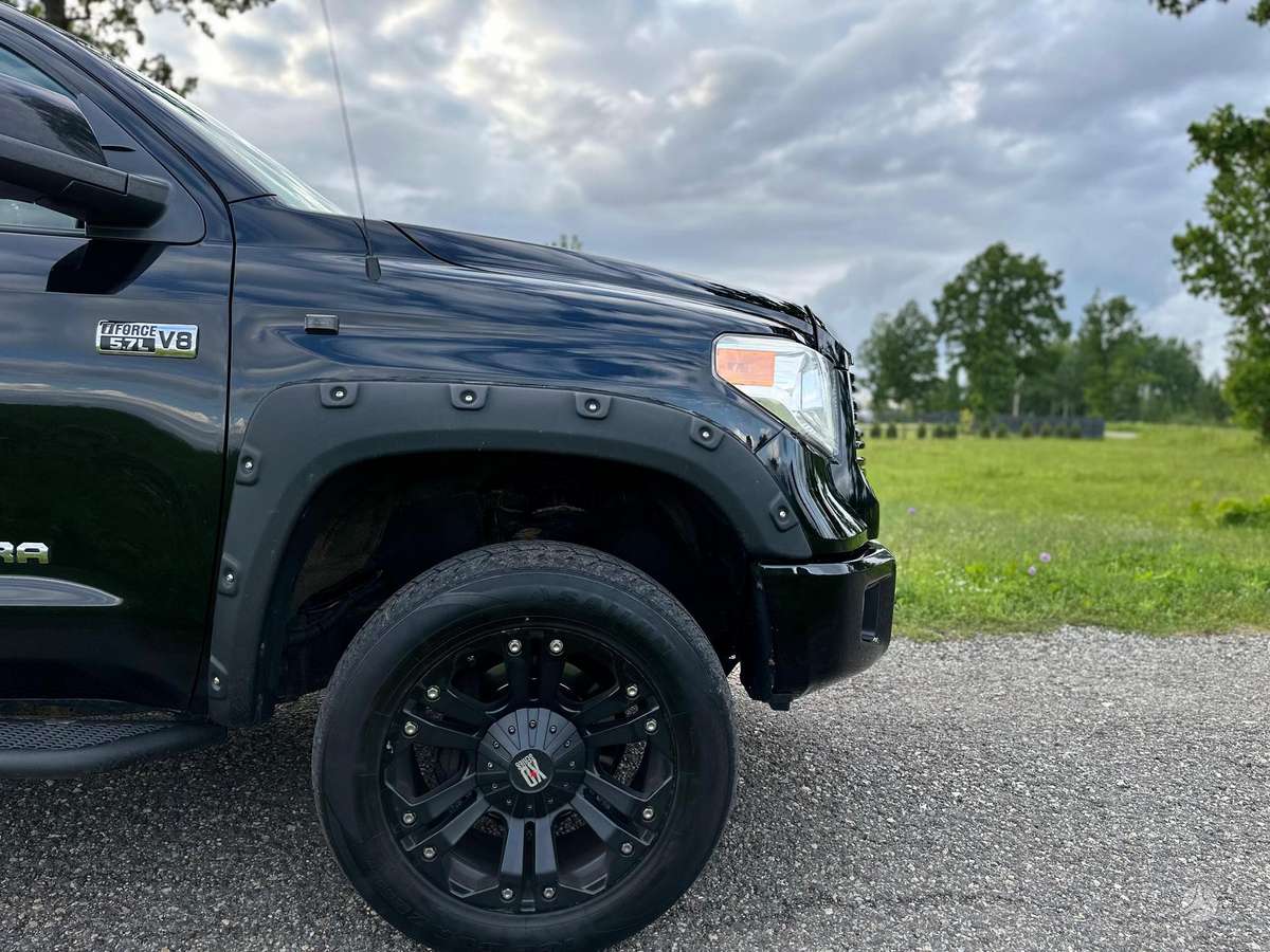Toyota Tundra, Пикап