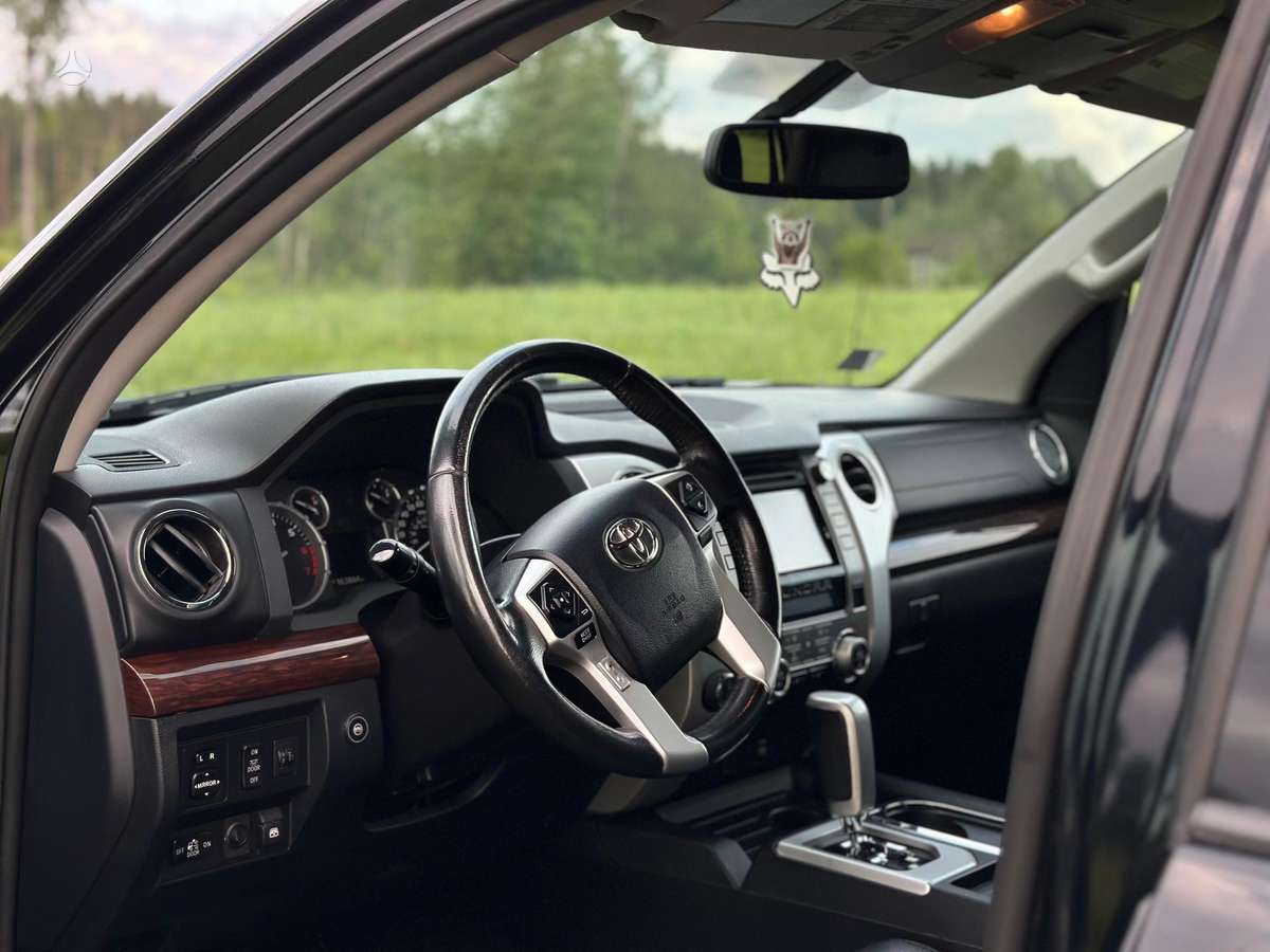 Toyota Tundra, Пикап