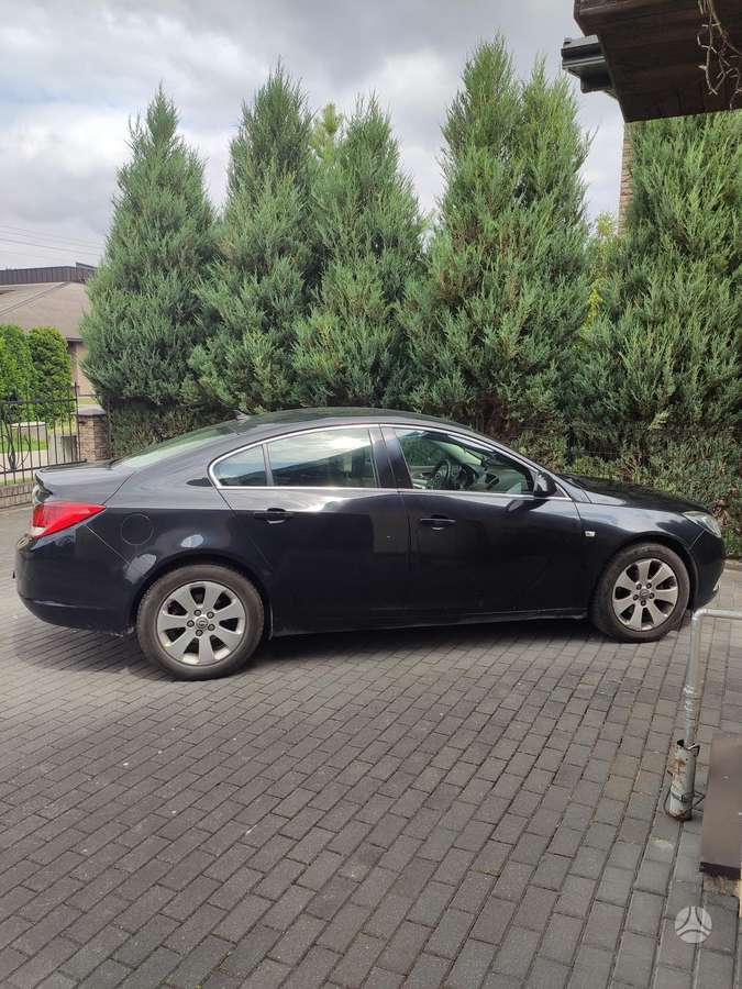Opel Insignia, 2.0 l., Седан