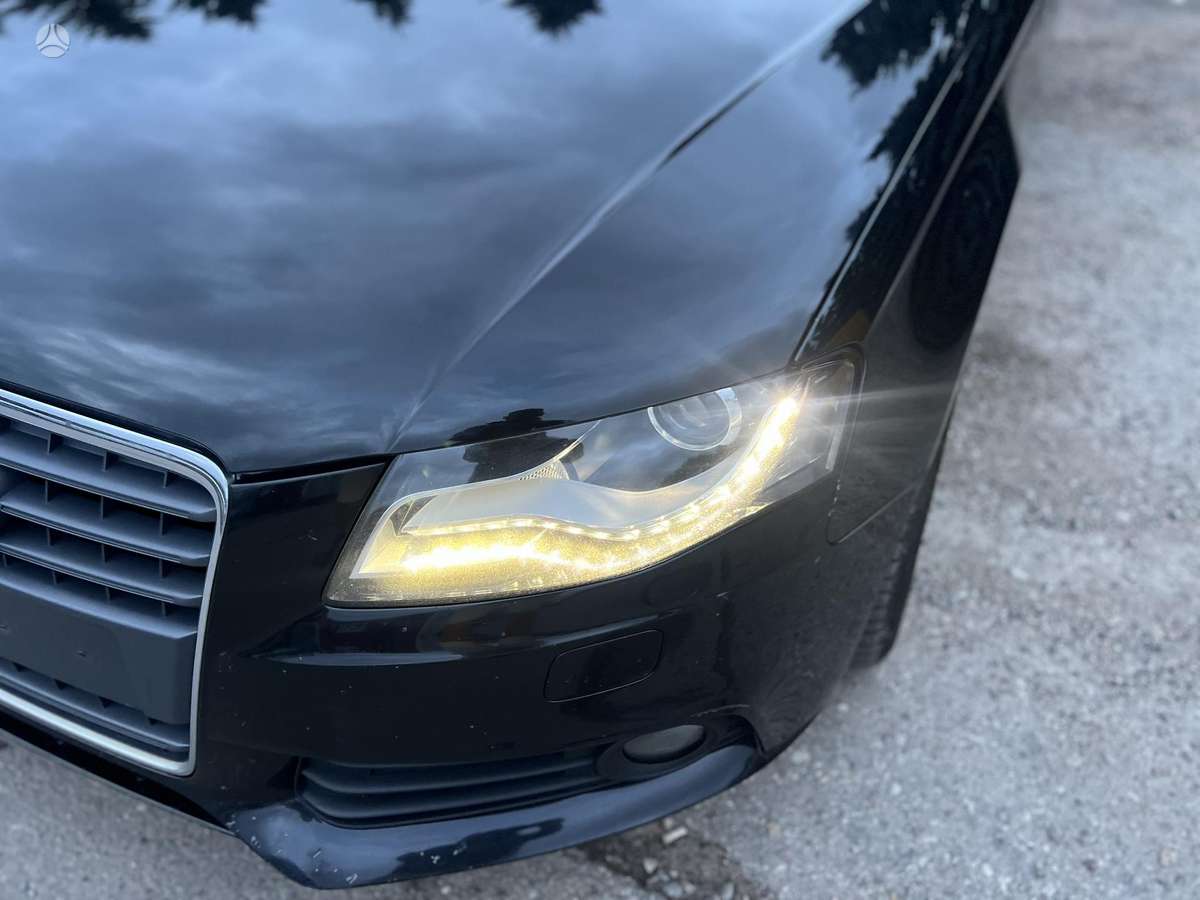 Audi A4, 2.0 l., Седан