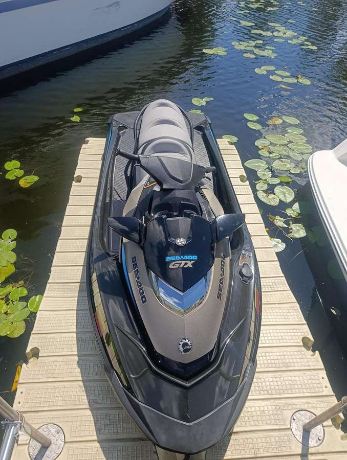 Sea-Doo Gtx300, jet skis