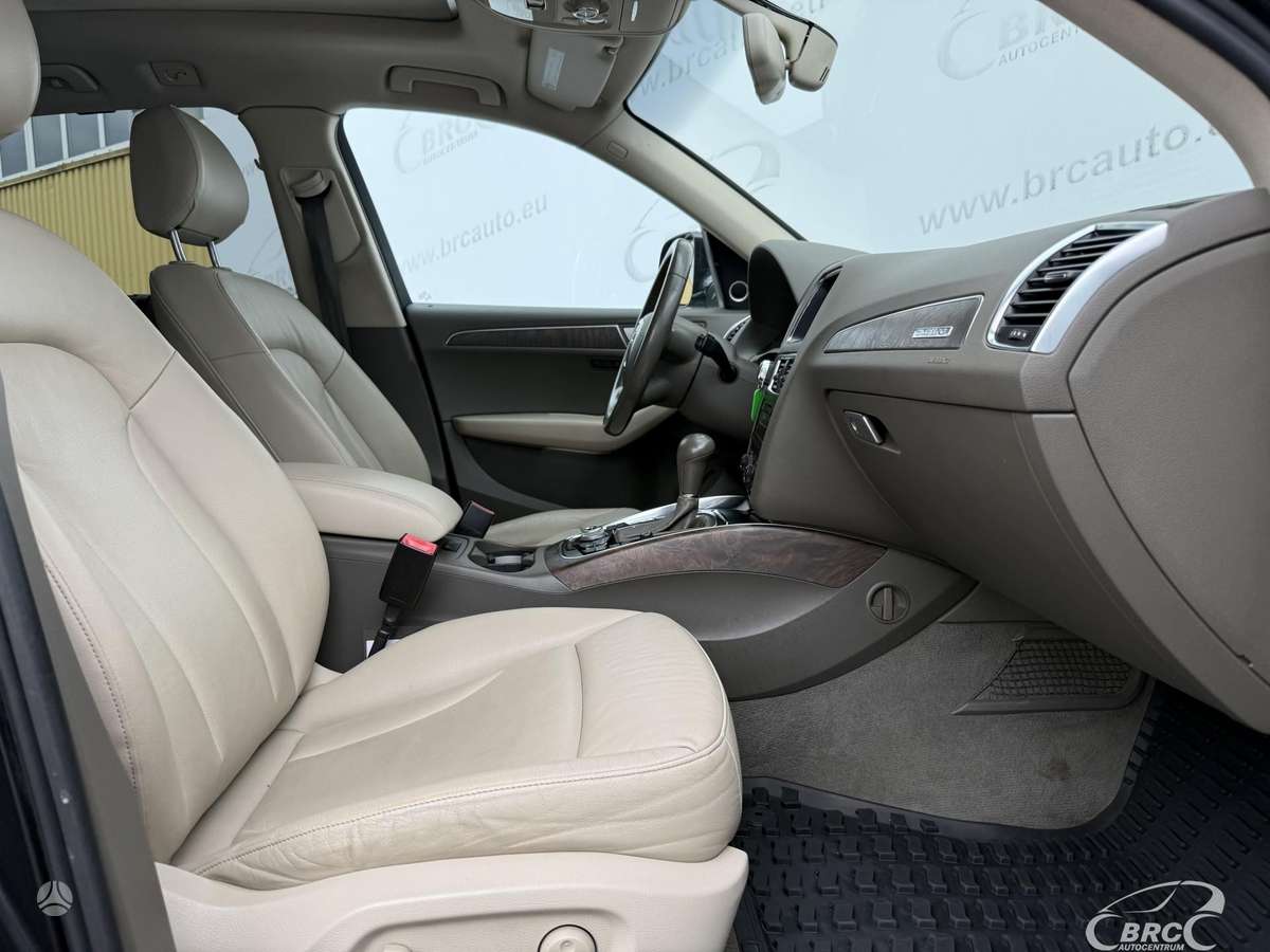Audi Q5, 3.2 l., Внедорожник / Кроссовер