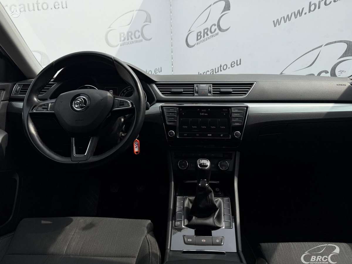 Skoda Superb, 1.6 l., hatchback