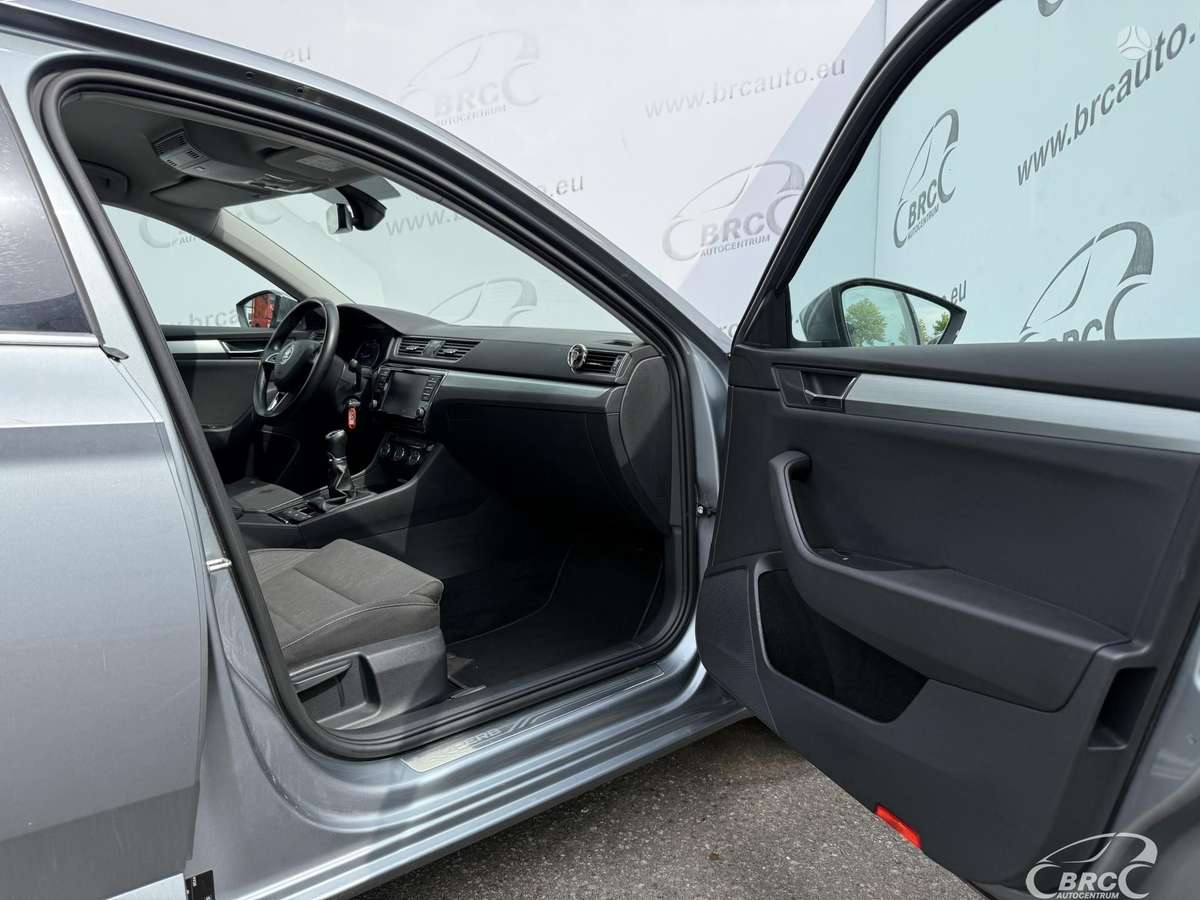 Skoda Superb, 1.6 l., Хэтчбек