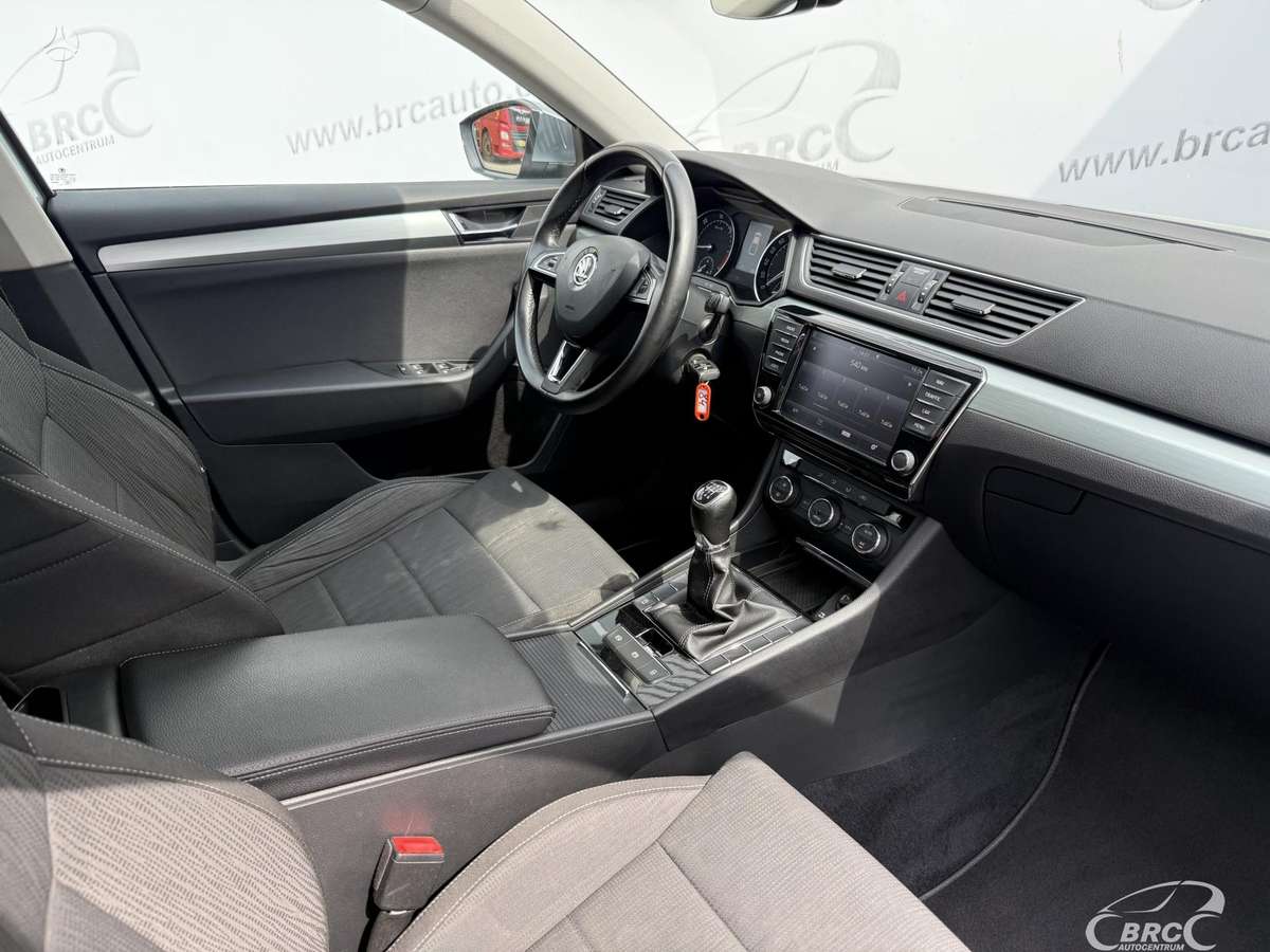 Skoda Superb, 1.6 l., Хэтчбек