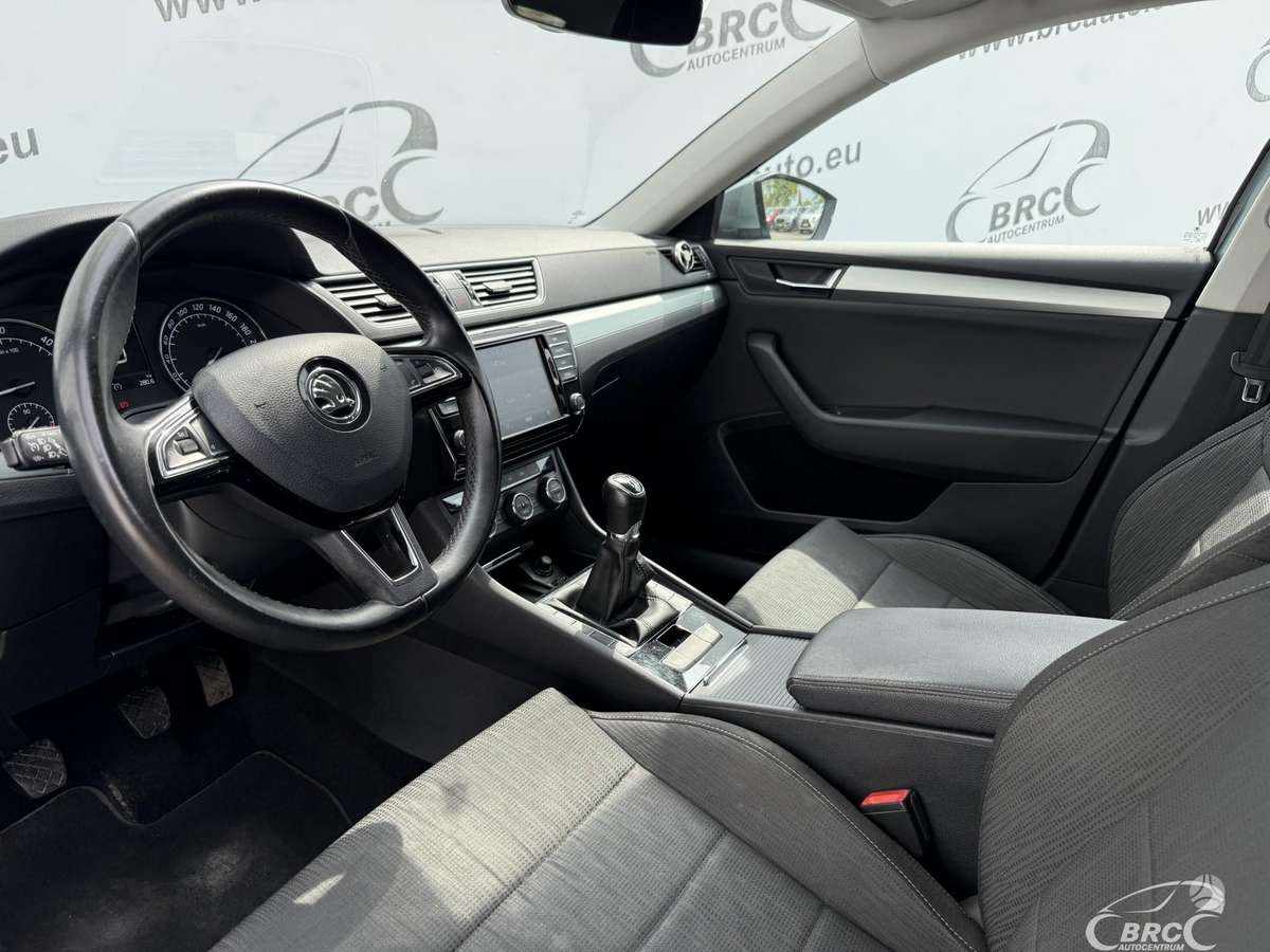 Skoda Superb, 1.6 l., hatchback