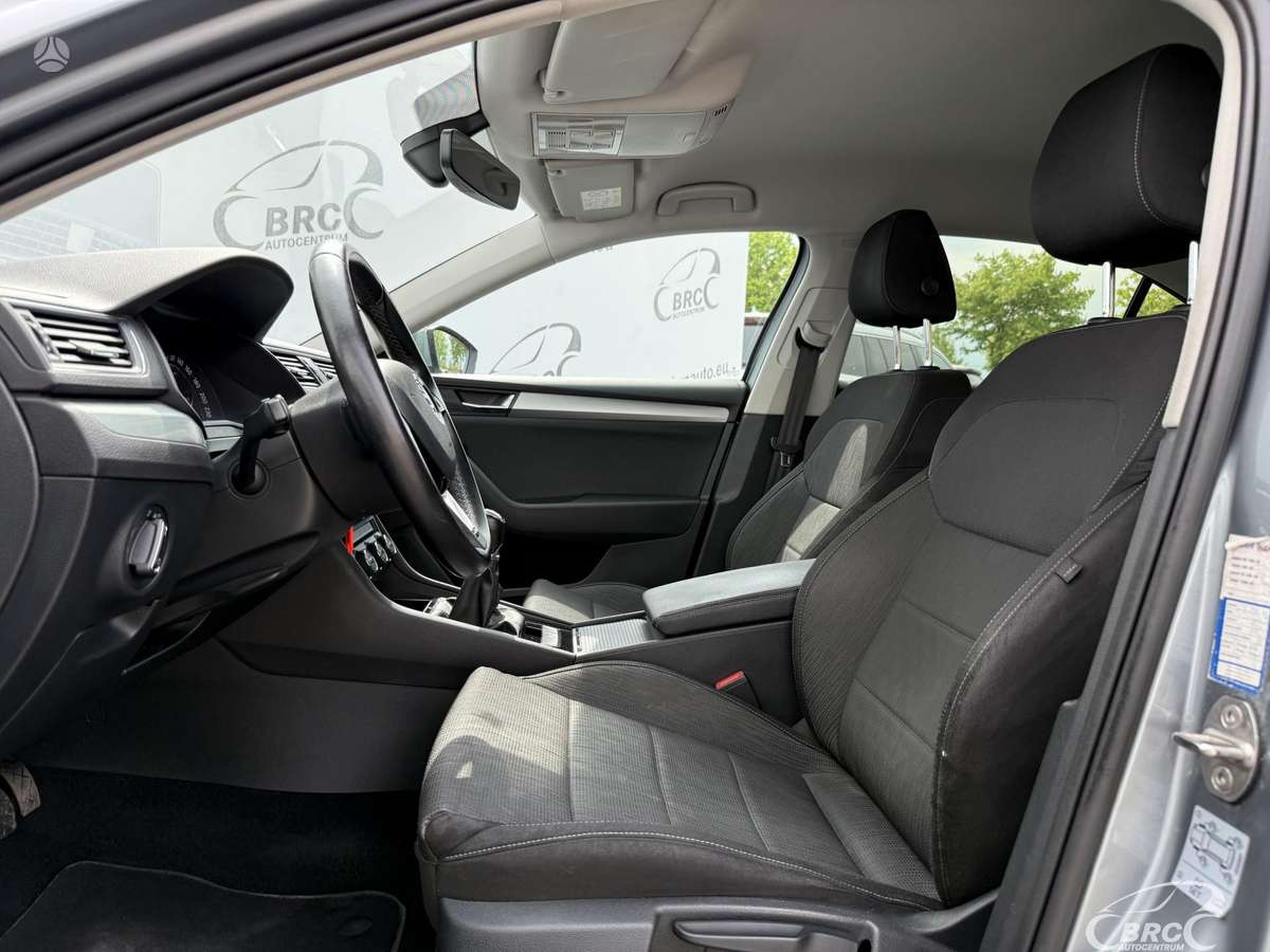 Skoda Superb, 1.6 l., Хэтчбек