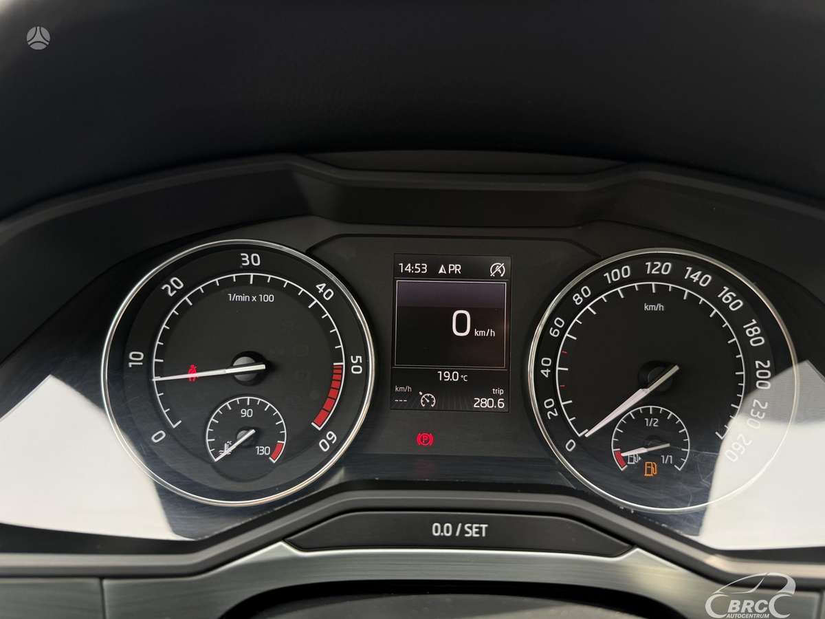 Skoda Superb, 1.6 l., hatchback