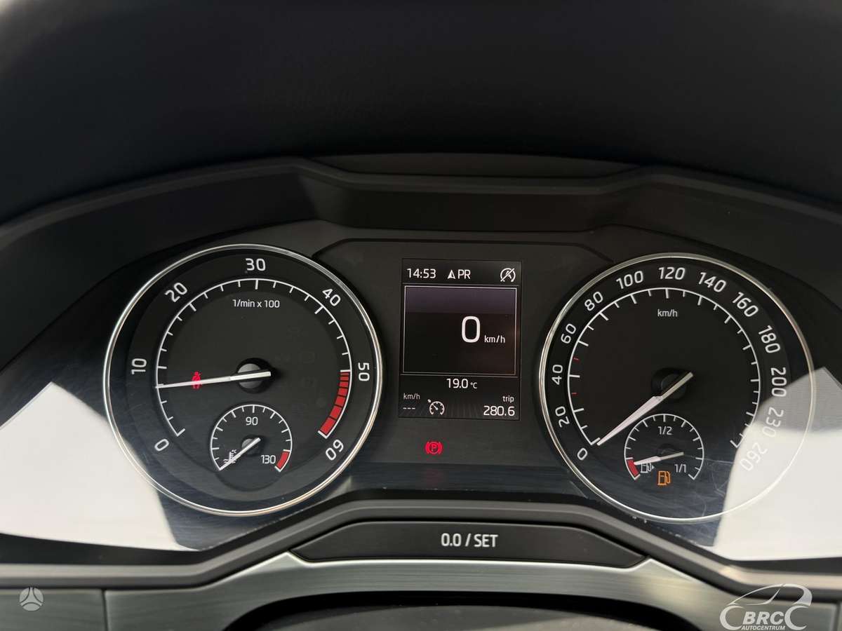 Skoda Superb, 1.6 l., Хэтчбек
