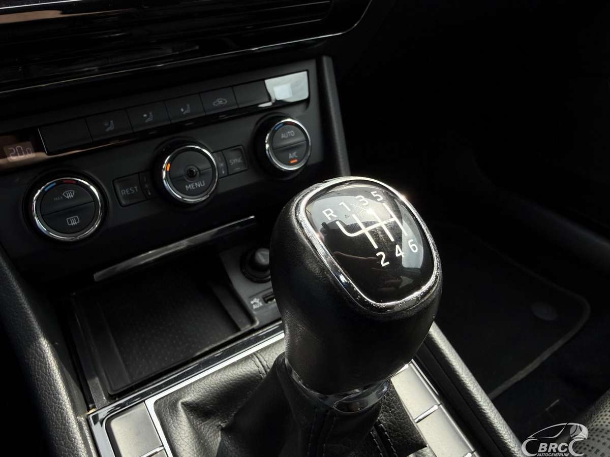 Skoda Superb, 1.6 l., hatchback