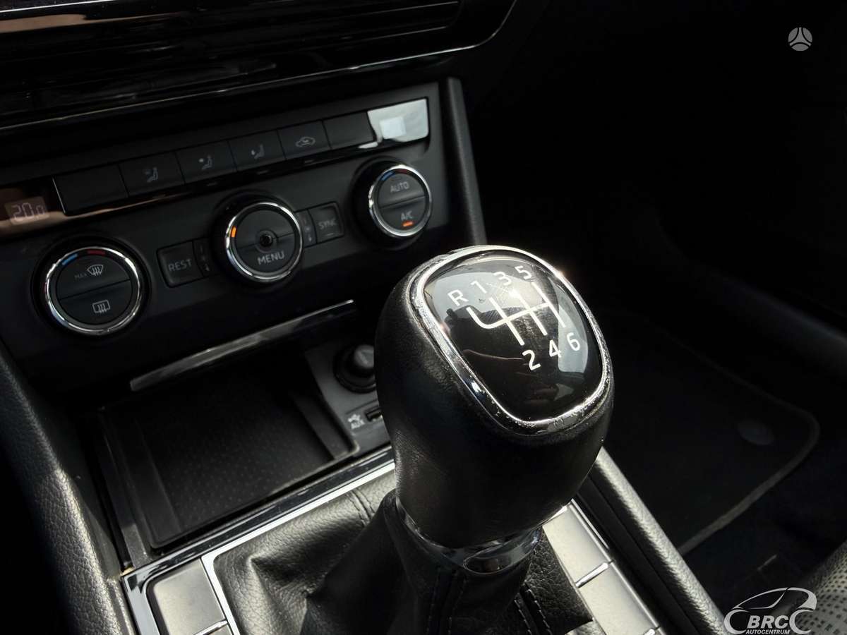 Skoda Superb, 1.6 l., Хэтчбек