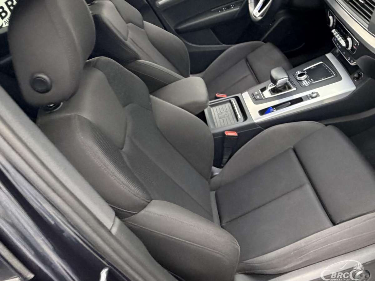 Audi Q5, 2.0 l., off-road / crossover