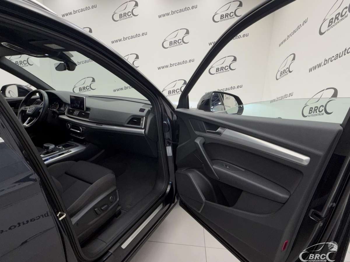 Audi Q5, 2.0 l., off-road / crossover
